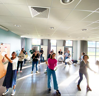 Animation percussions batucada pour Lactalis à l'Espace Beausoleil Pont-Péan près de Rennes